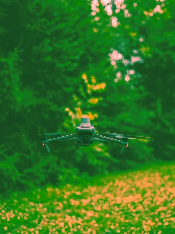 DJI Mavic 3 Multispectral w locie